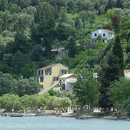 - Cfu03001-cyb Apartament Mpoukaris